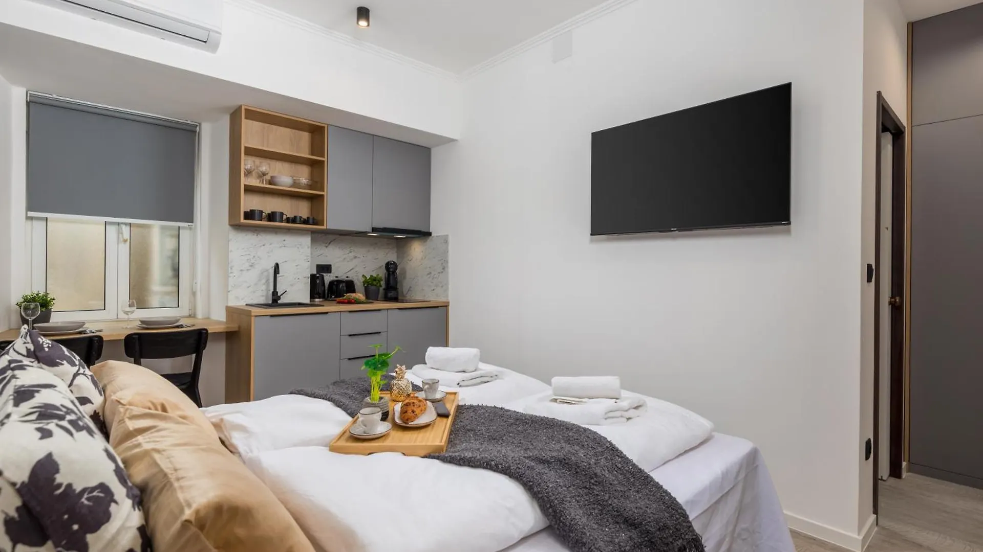 Molo Longo - Downtown Apartments Rijeka 0*,  Croatia